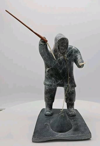 Vintage inuit eskimo - eskimo, fishing