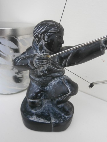 Fine inuit archer hunter - inuit,
