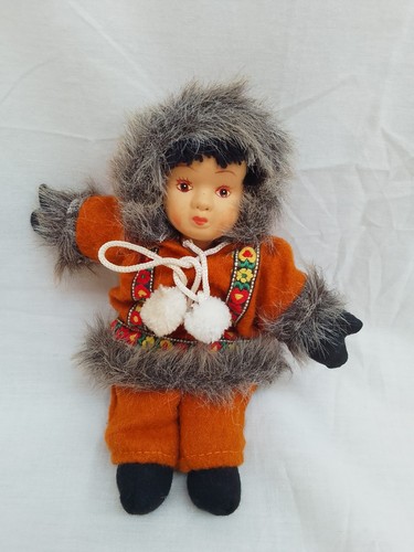 Small eskimo inuit doll - small,